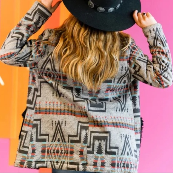 Lucky & Blessed Aztec Sherpa Jacket size Medium - Picture 2 of 16